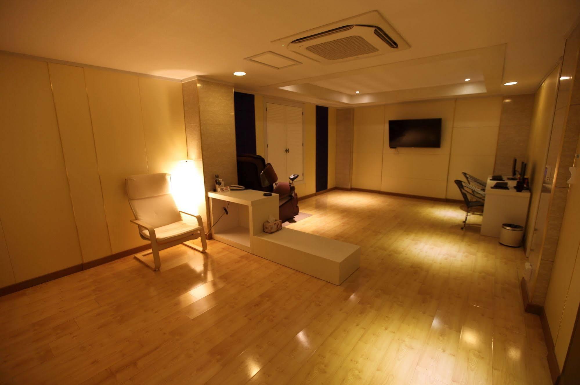River Hotel Namwon ภายนอก รูปภาพ