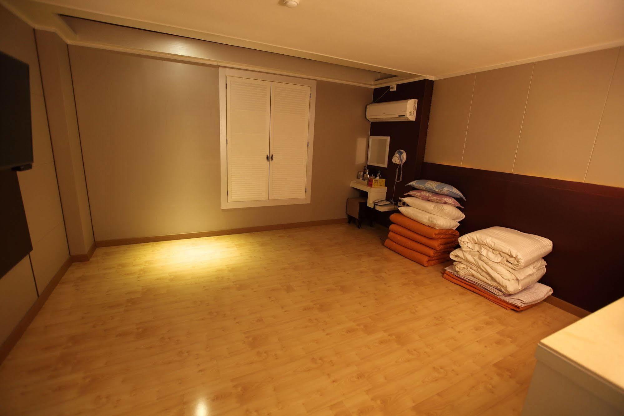 River Hotel Namwon ภายนอก รูปภาพ