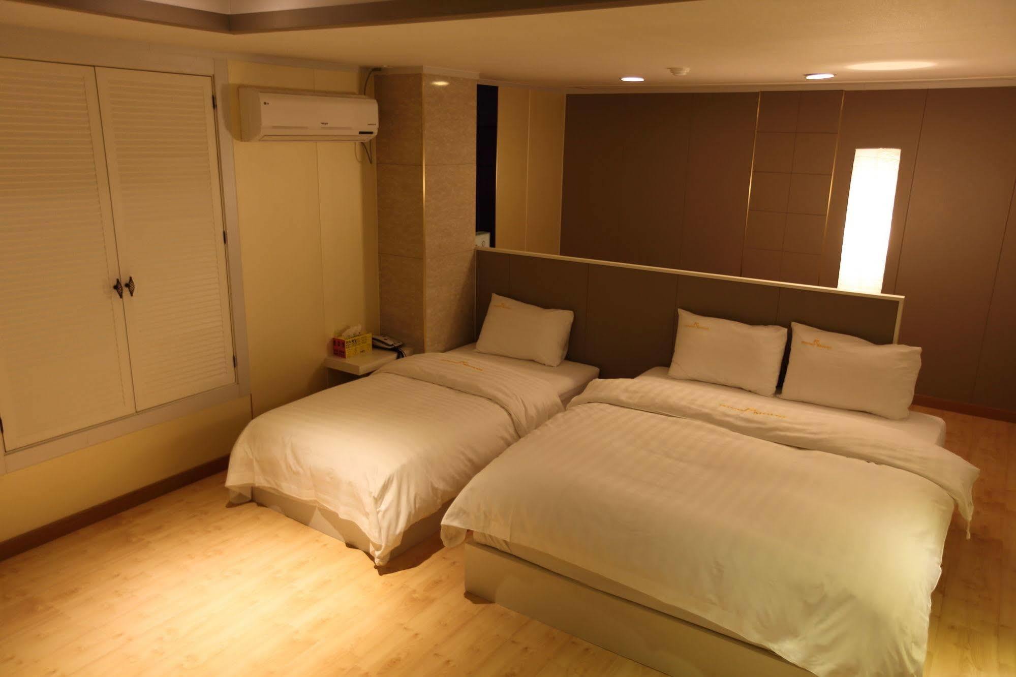 River Hotel Namwon ภายนอก รูปภาพ