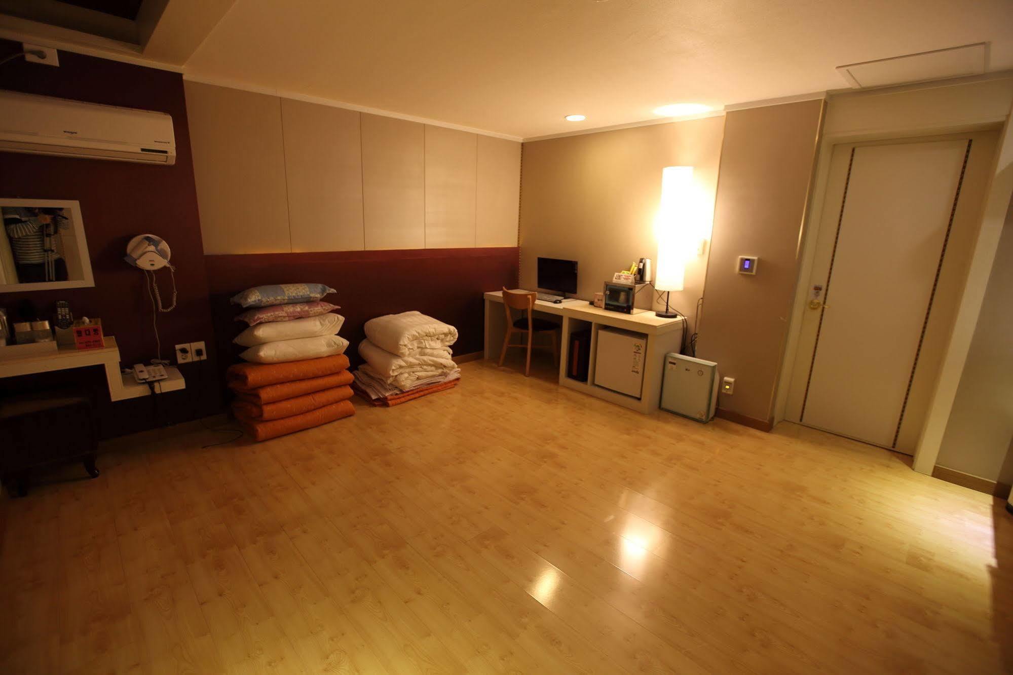 River Hotel Namwon ภายนอก รูปภาพ